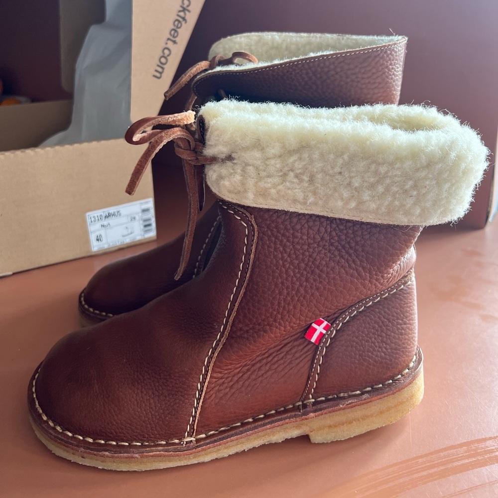 Duckfeet Arhus Nut (brown) size 40